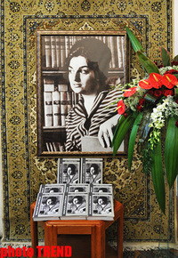 В Баку прошла презентация сборника статей и переводов выдающегося ученого Аиды Имангулиевой (ФОТО)